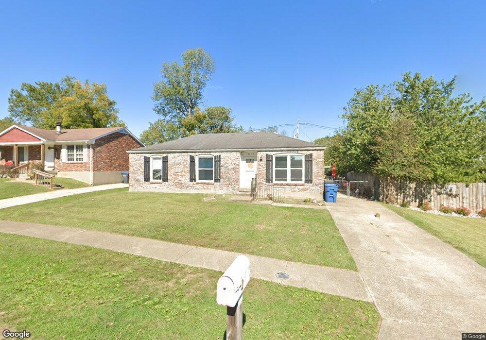 8202 Rochelle Rd, Louisville, KY 40228 - photo 1