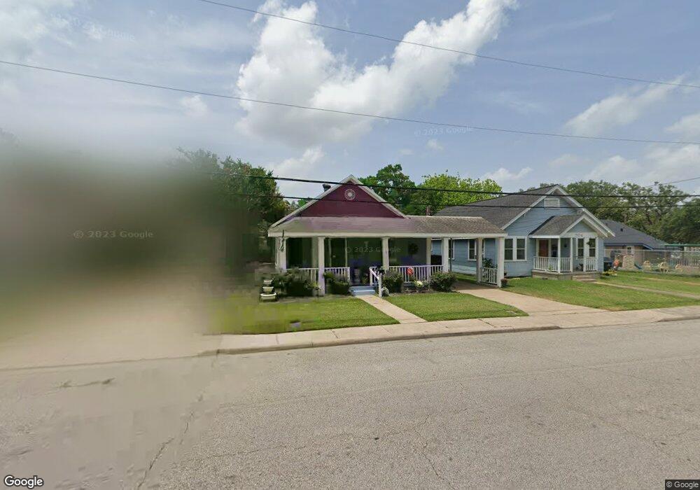 706 W House St, Alvin, TX 77511 - photo 1