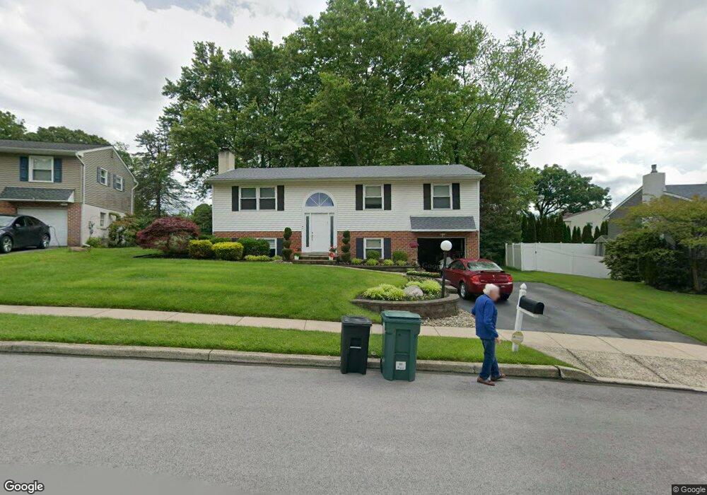 11 Robin Ln, Lafayette Hill, PA 19444 - photo 1