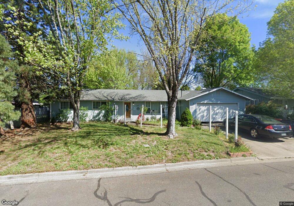 211 Victoria Way, Central Point, OR 97502 - photo 1