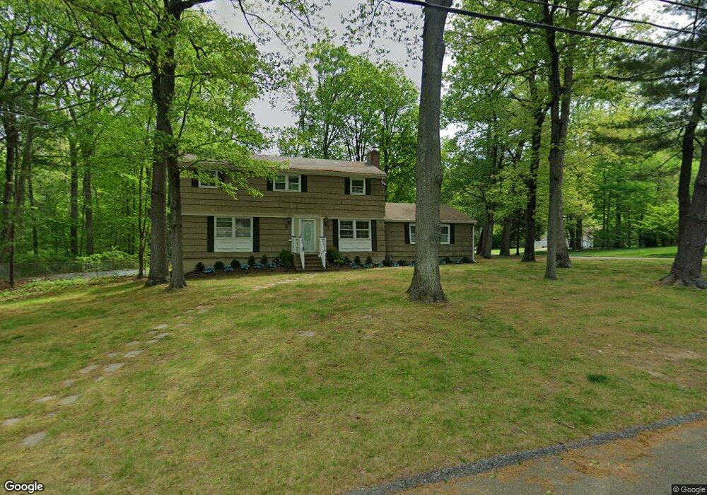 108 Greenbrier Rd, Trumbull, CT 06611 - photo 1