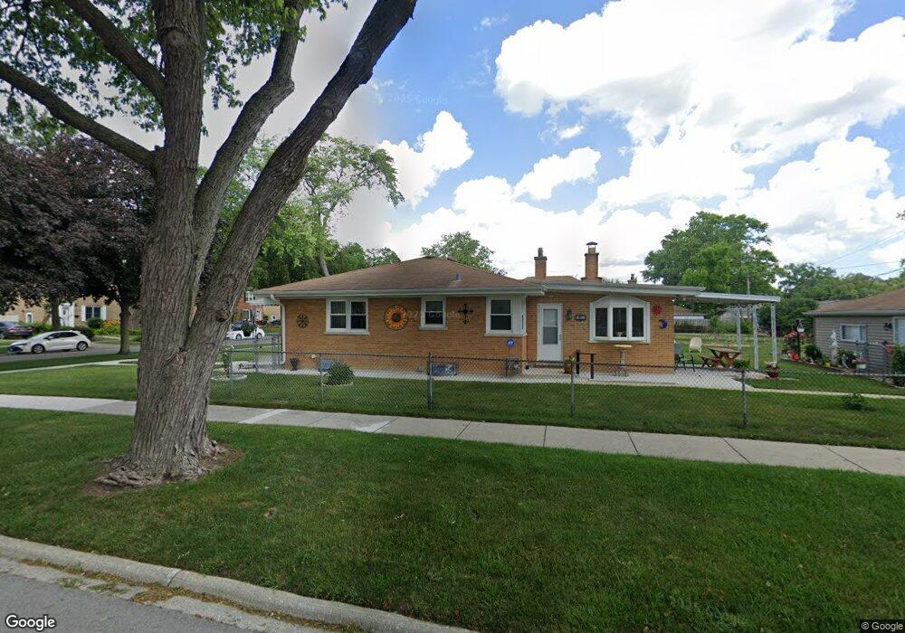 1875 Sycamore St, Des Plaines, IL 60018 - photo 1