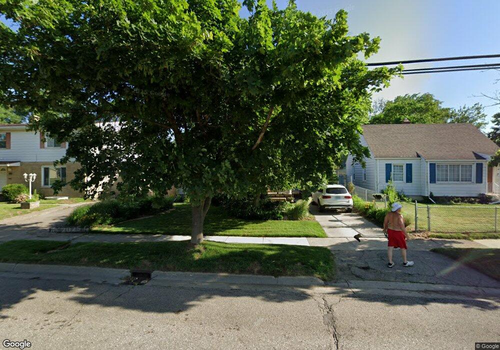 633 E Hemphill Rd, Flint, MI 48507 - photo 1