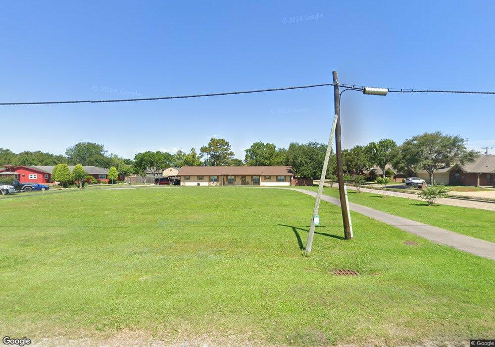 208 W Edgewood Dr, Friendswood, TX 77546 - photo 1