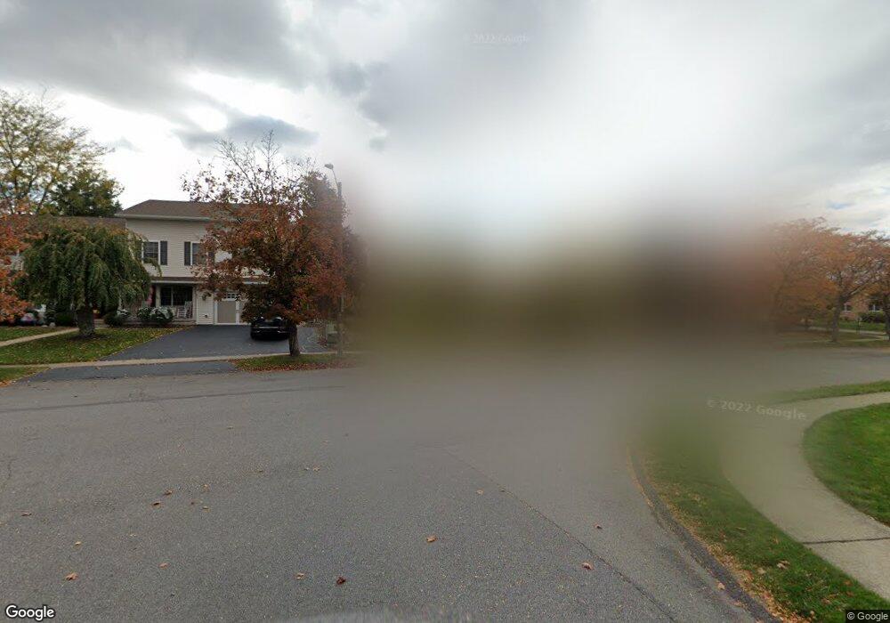 201 E Swinick Dr, Dunmore, PA 18512 - photo 1