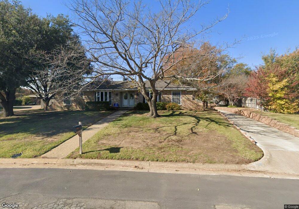 620 Robindale Ct, Bedford, TX 76022 - photo 1