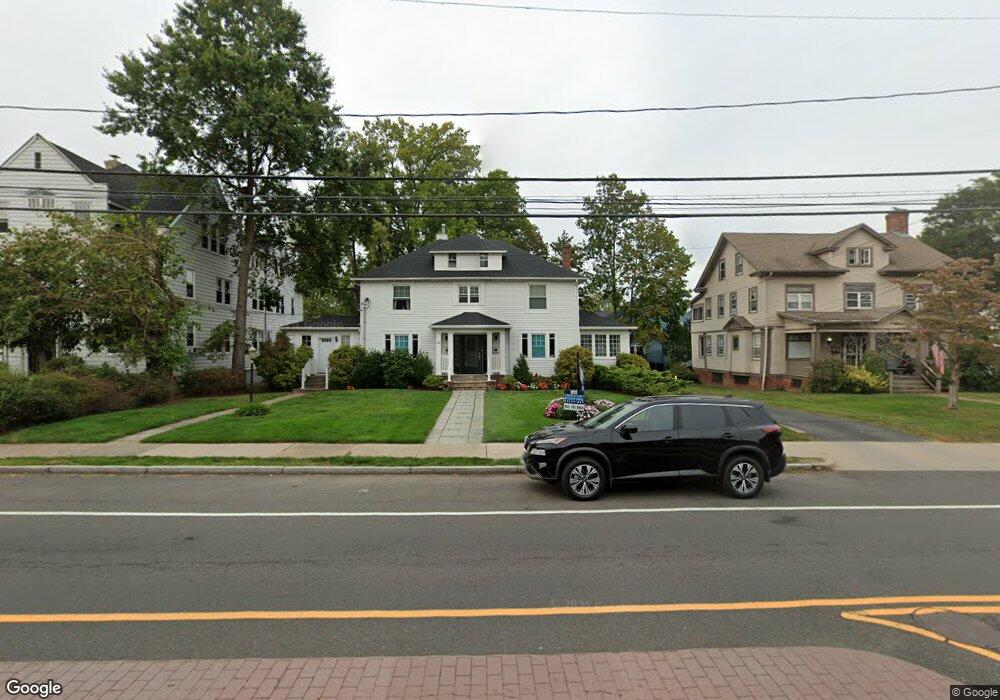 798 Farmington Ave unit 2nd, West Hartford, CT 06119 - photo 1