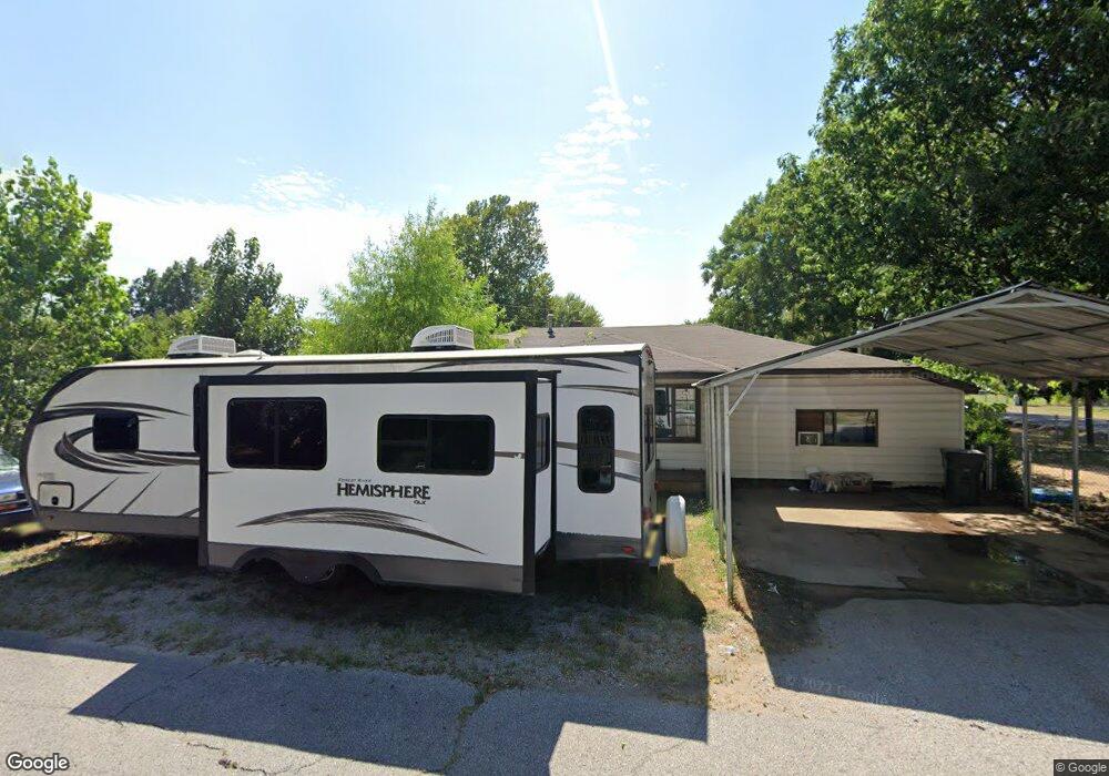 725 N Osage Ave, Claremore, OK 74017 - photo 1