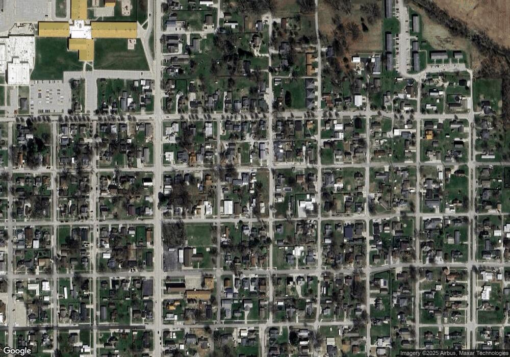 569 G St NE, Linton, IN 47441 - photo 1