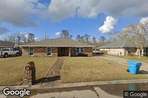 213 Villere Dr, Destrehan, LA 70047