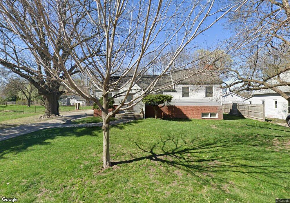 1121 Emma Ave, Des Moines, IA 50315 - photo 1