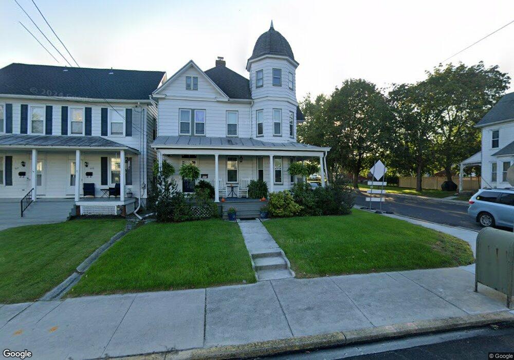 503 S Queen St, Littlestown, PA 17340 - photo 1