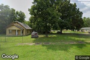 604 S E St, Hugo, OK 74743