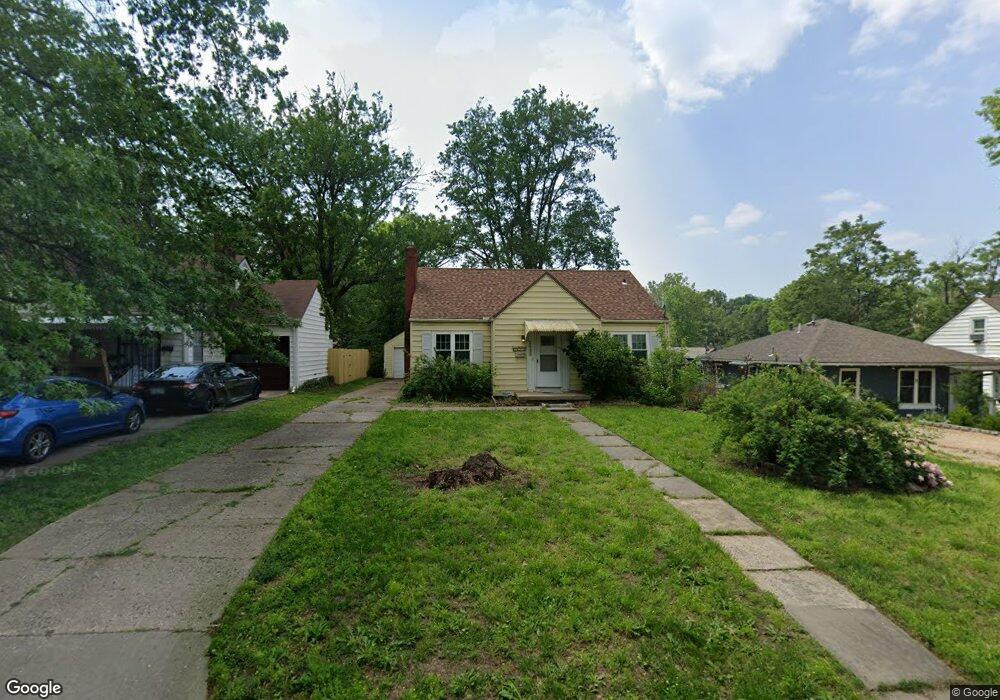 2433 SW Harrison St, Topeka, KS 66611 - photo 1