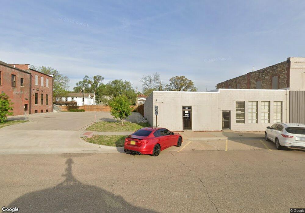 327 SW Jackson St, Topeka, KS 66603 - photo 1