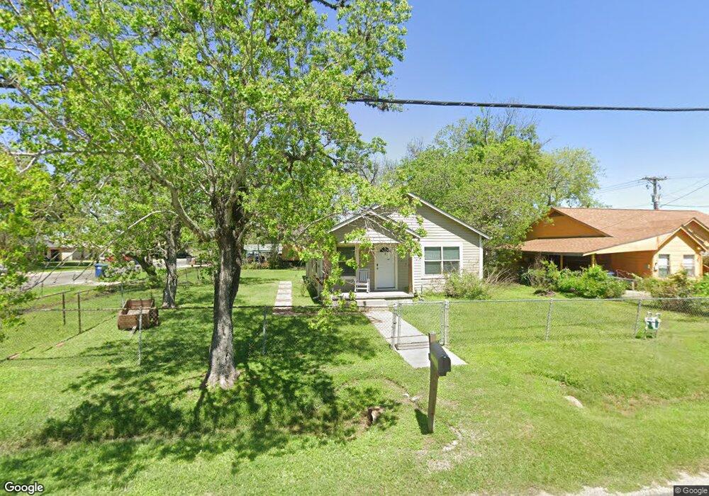1601 Austin St, Bay City, TX 77414 - photo 1
