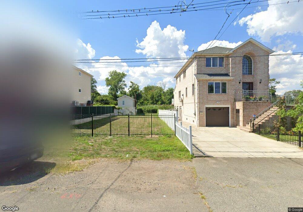 659 Quincy Ave, Staten Island, NY 10305 - photo 1