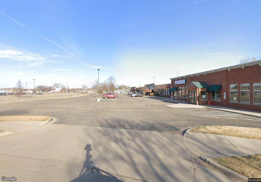 130 3rd Ave SE, Mandan, ND 58554 - photo 1