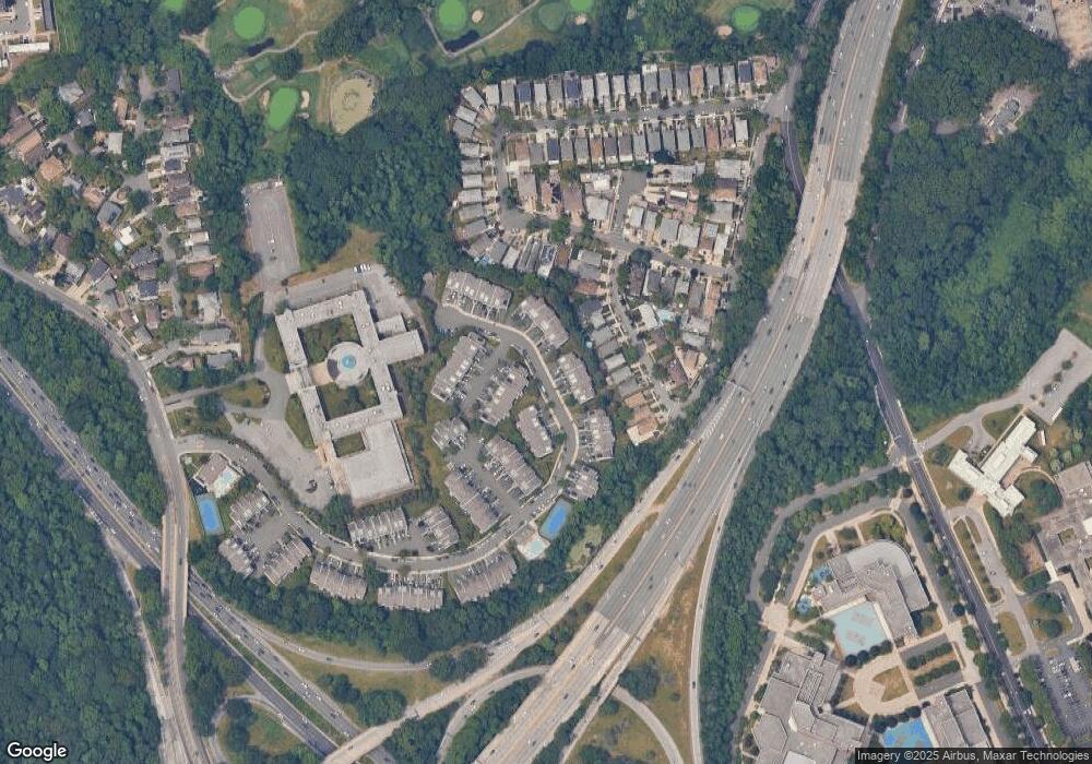 24162 Oak Park Dr unit 81C, Little Neck, NY 11362 - photo 1