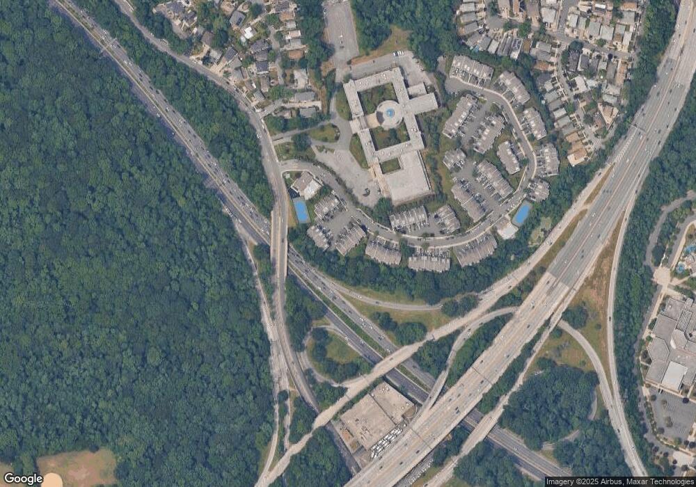 23962 Oak Park Dr unit 12C, Little Neck, NY 11362 - photo 1