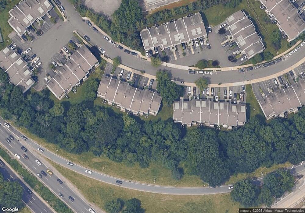 23954 Oak Park Dr unit 10C, Little Neck, NY 11362 - photo 1