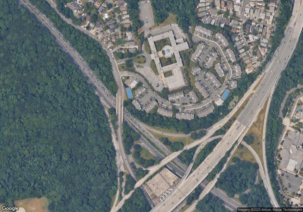 24013 Oak Park Dr unit 75C, Little Neck, NY 11362 - photo 1