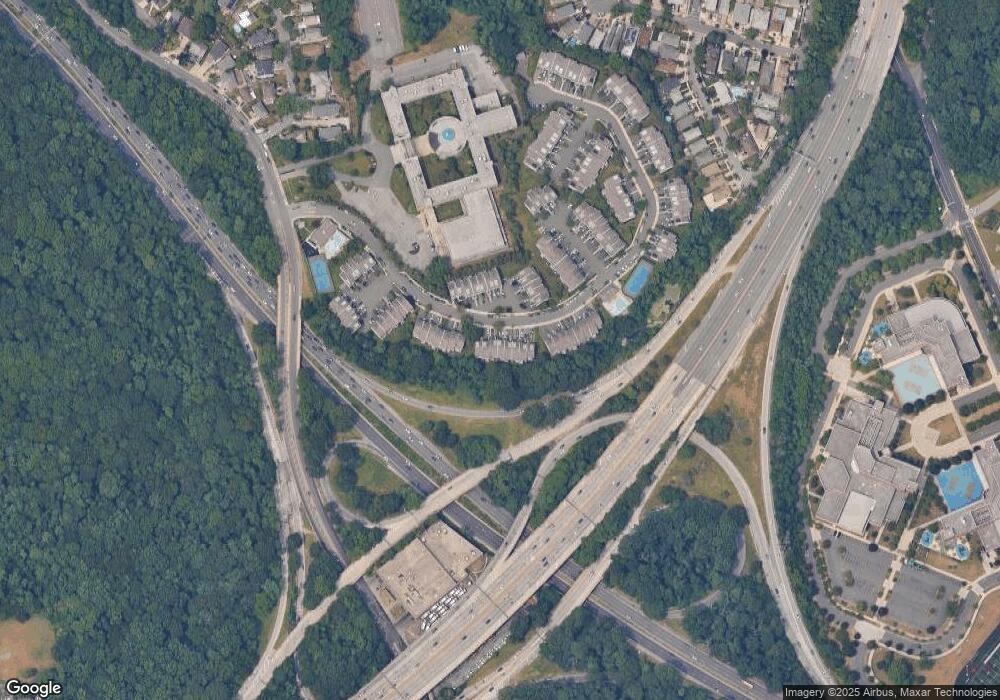 24037 Oak Park Dr unit 65C, Little Neck, NY 11362 - photo 1