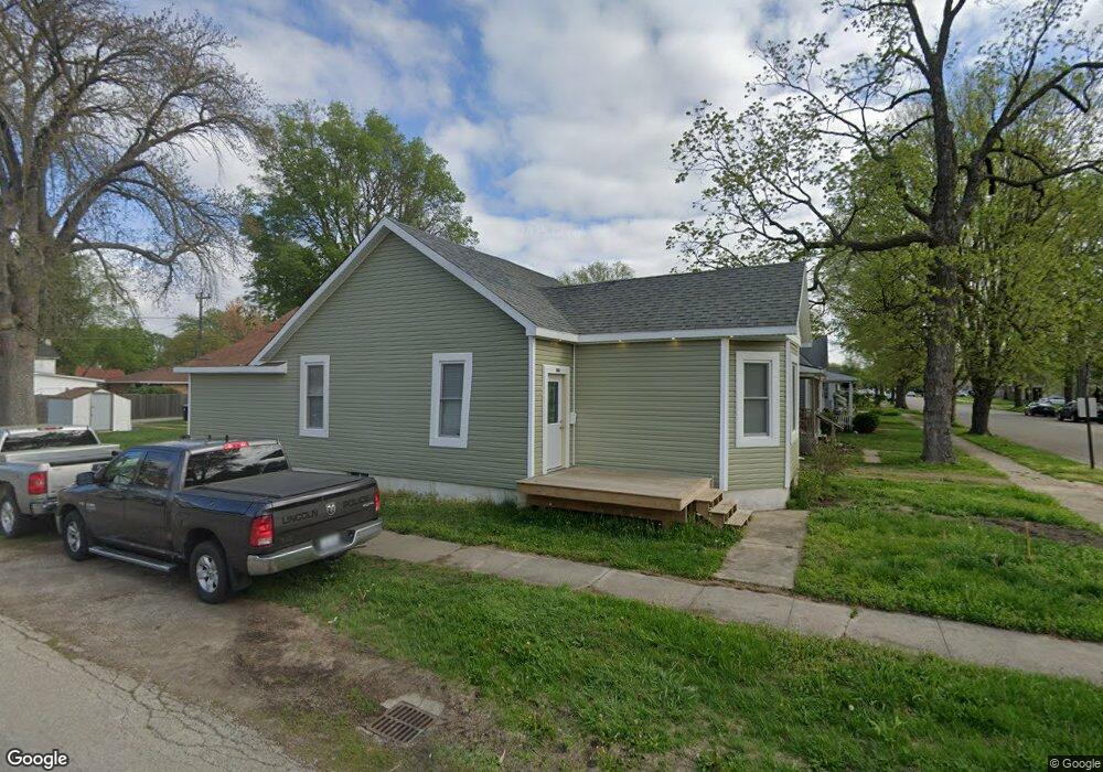 401 N Hamilton St, Lincoln, IL 62656 - photo 1