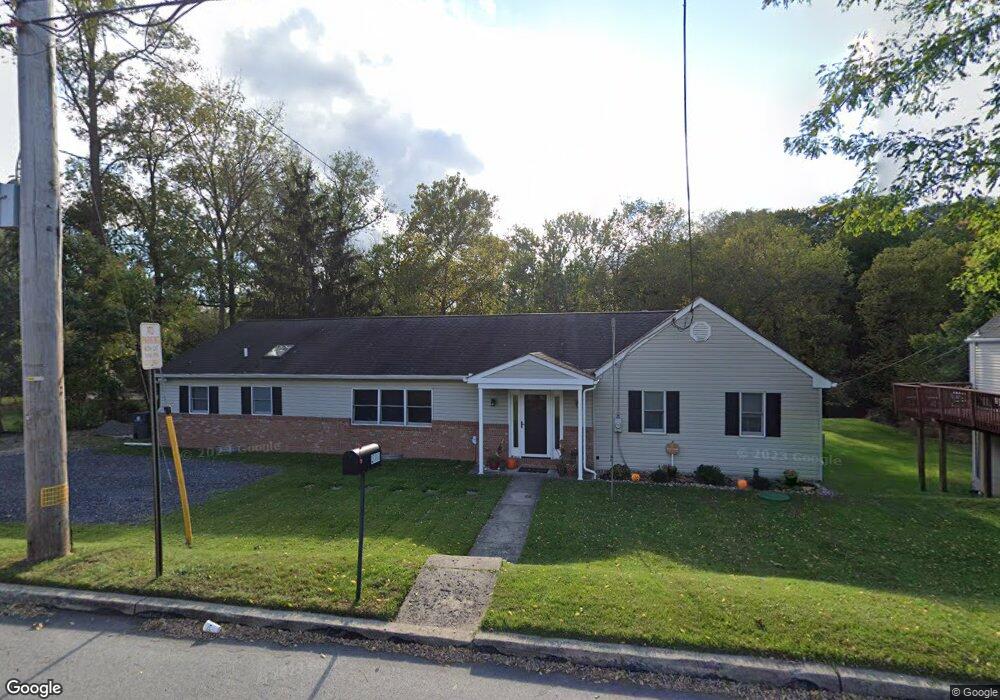 555 Manatawny St, Pottstown, PA 19464 - photo 1