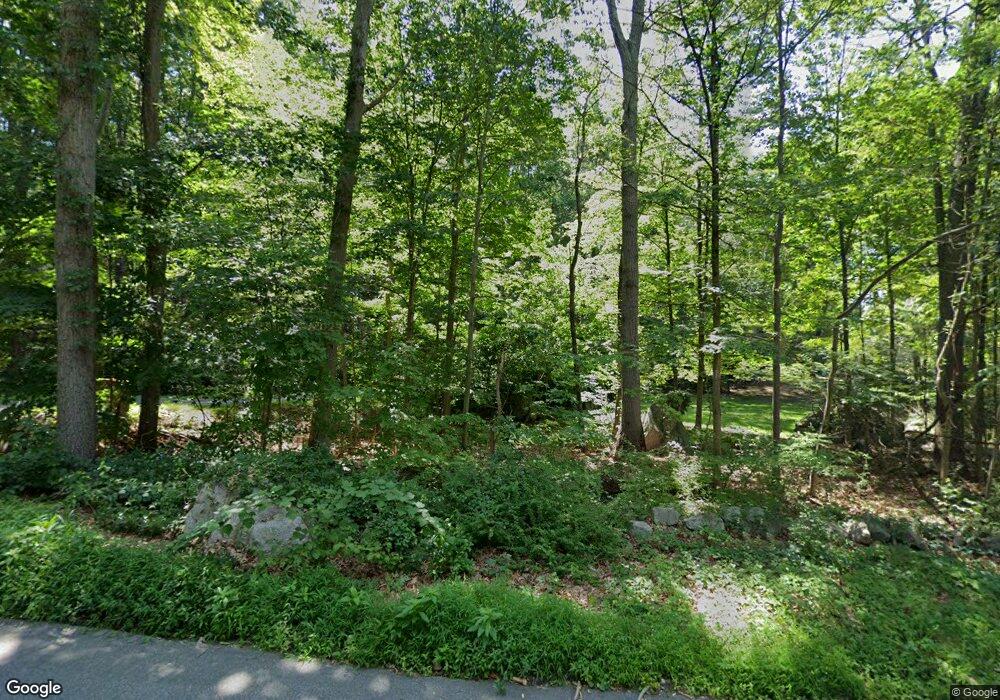 71 Mariomi Rd, New Canaan, CT 06840 - photo 1