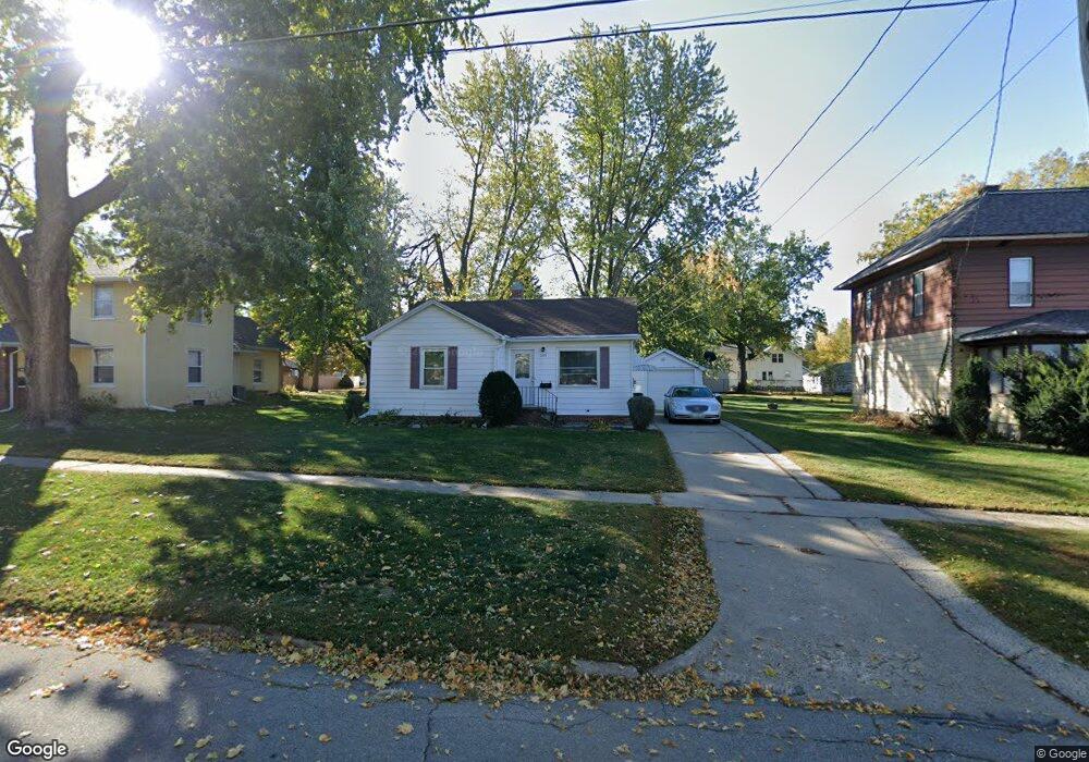 605 S 3rd Ave W, Newton, IA 50208 - photo 1