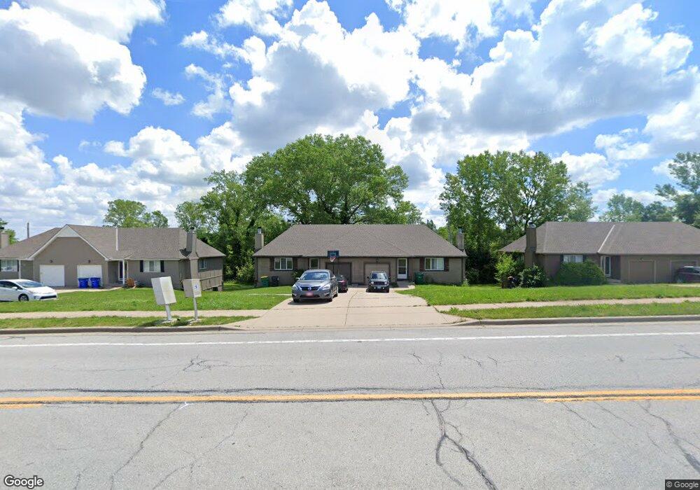 5407 Woodland Rd, Shawnee, KS 66218 - photo 1