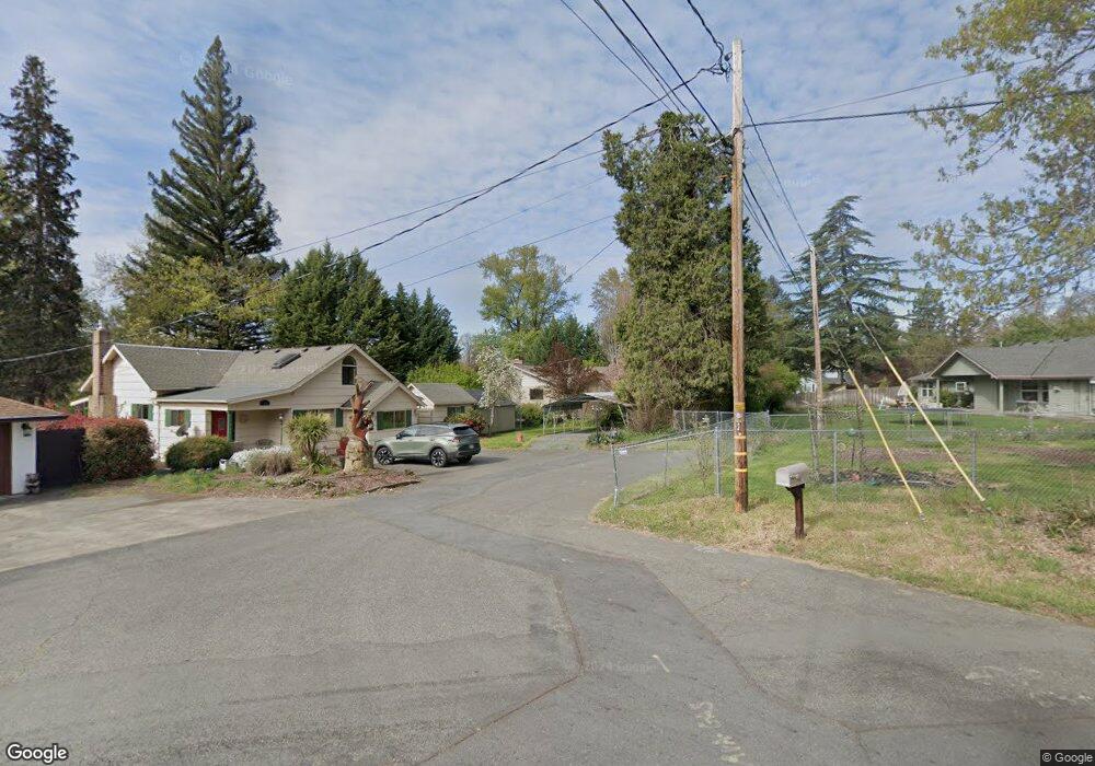 1405 SE Rogue Dr, Grants Pass, OR 97526 - photo 1