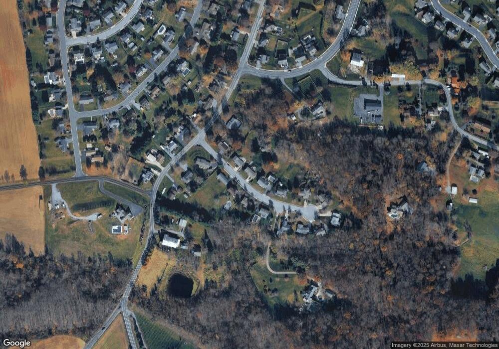 10 Essex Dr, Palmyra, PA 17078 - photo 1