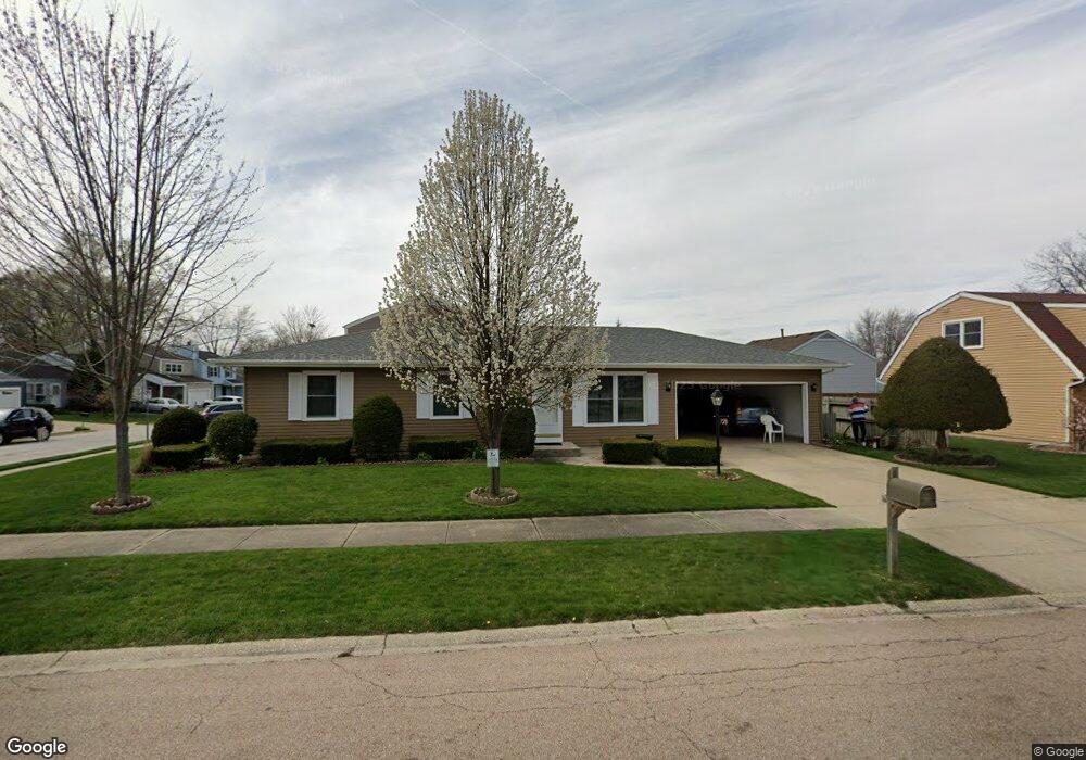 720 Almond Dr unit II, Aurora, IL 60506 - photo 1