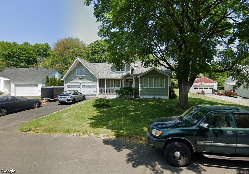 6 Shelbourne Rd, Trumbull, CT 06611 - photo 1