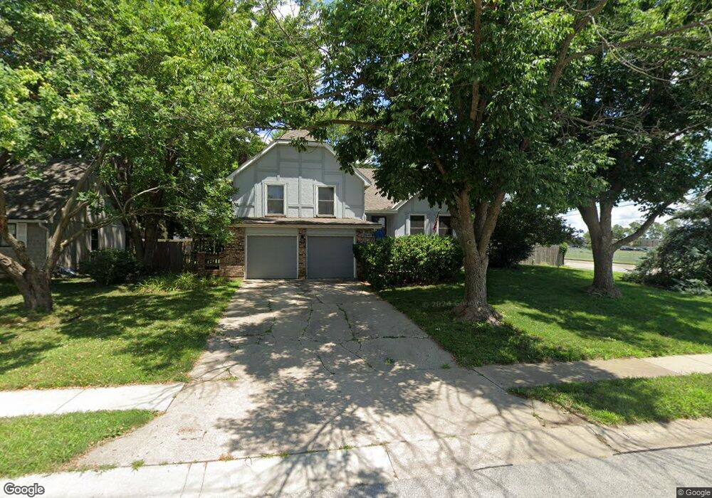 7449 Monrovia St, Shawnee, KS 66216 - photo 1