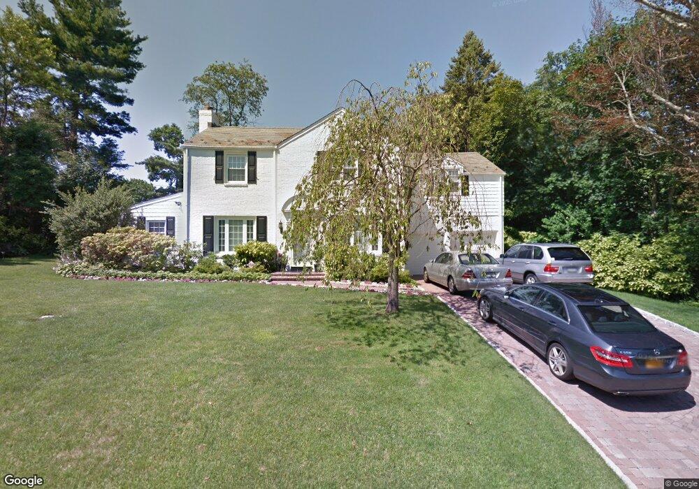10 Vanderlyn Dr, Manhasset, NY 11030 - photo 1