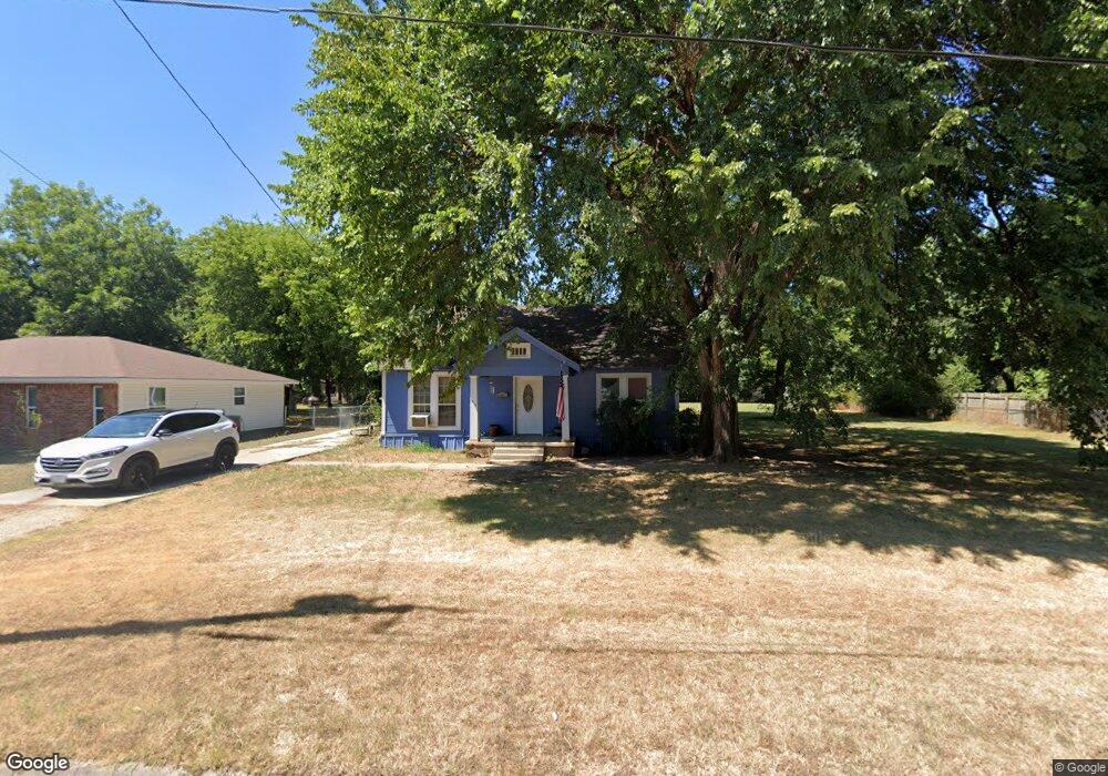 1415 Cherry St, Gainesville, TX 76240 - photo 1