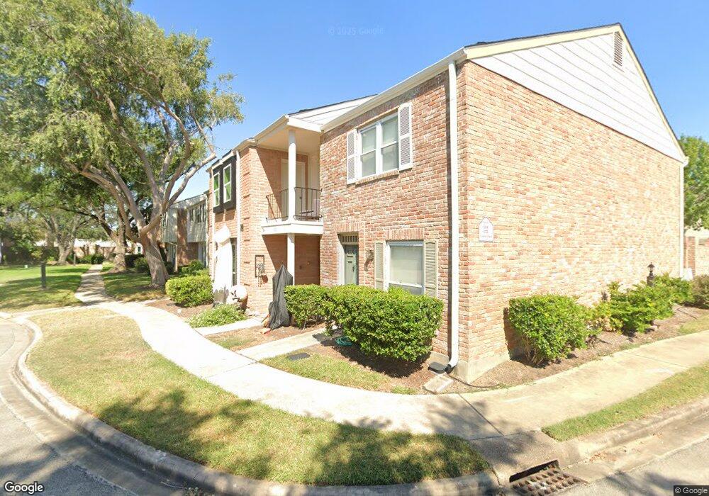 1305 Country Place Dr, Houston, TX 77079 - photo 1