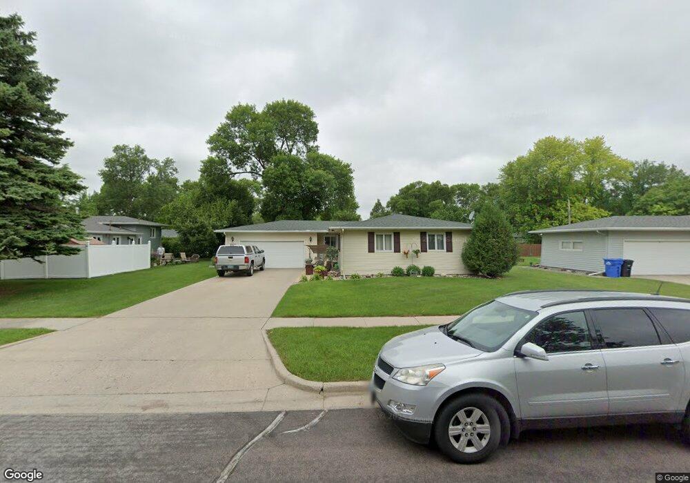 2906 2nd St N, Fargo, ND 58102 - photo 1