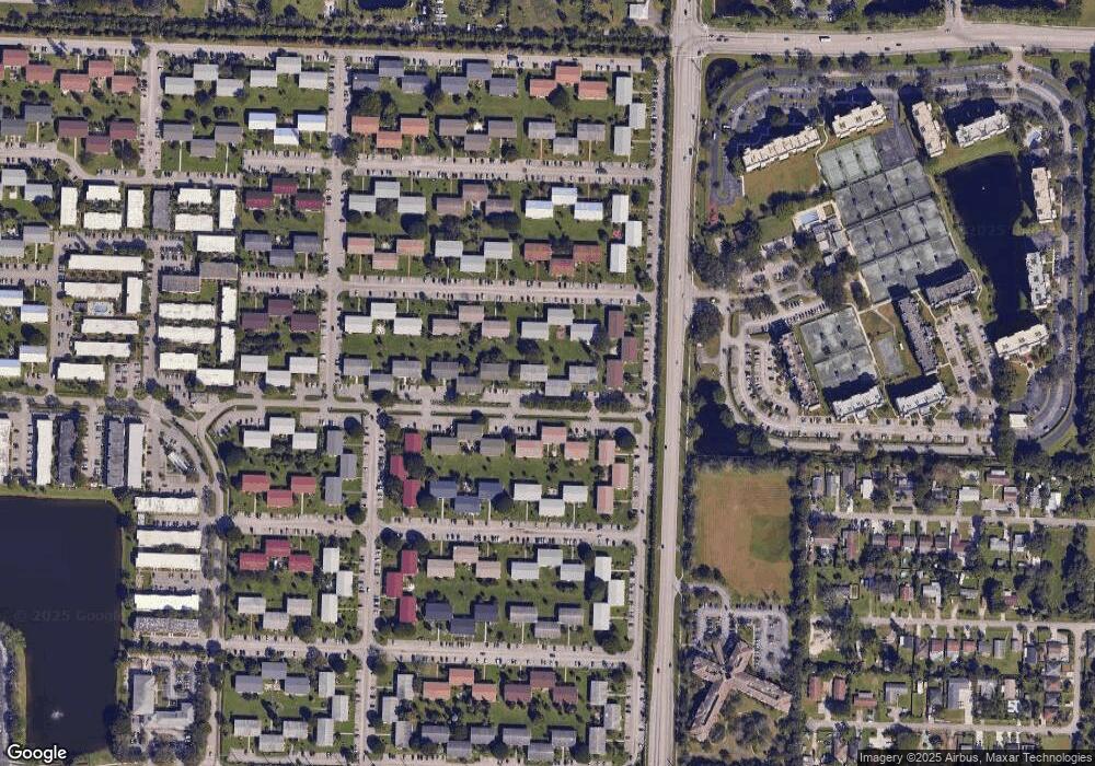 161 Norwich G unit 161 G, West Palm Beach, FL 33417 - photo 1