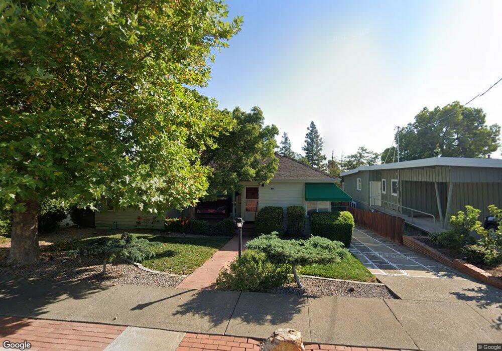 2221 Crestview Ave, Redding, CA 96001 - photo 1