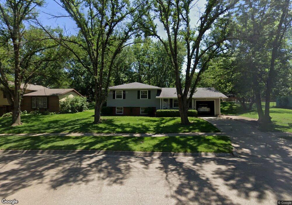 3411 SW 33rd St, Topeka, KS 66614 - photo 1