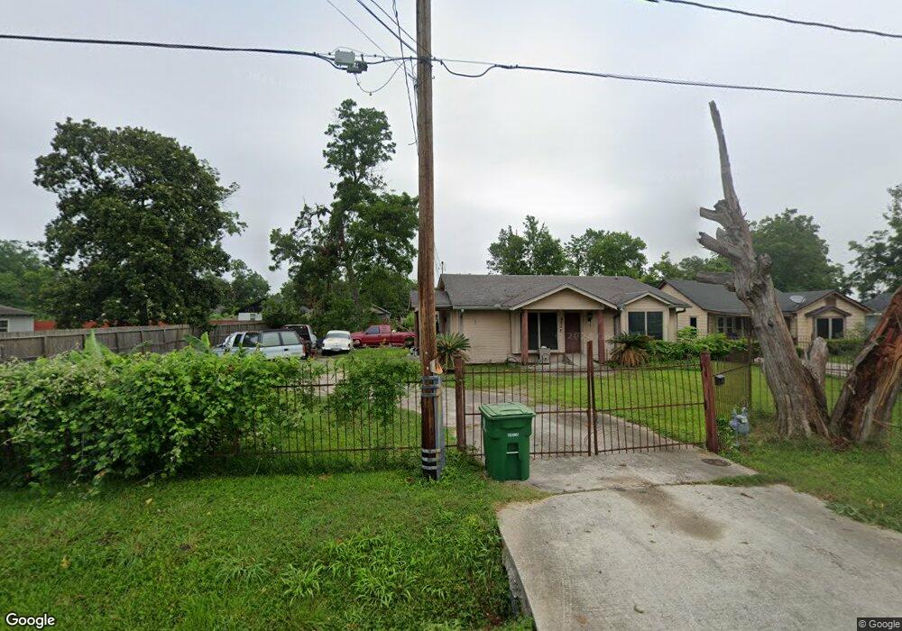 2517 Caplin St, Houston, TX 77026 - photo 1