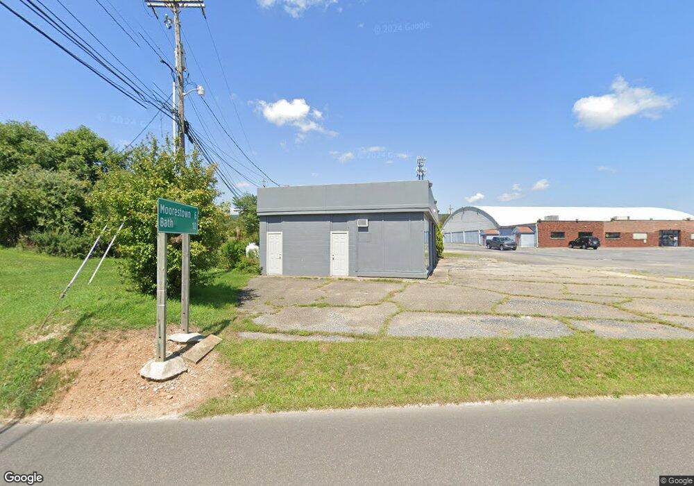 493 E Moorestown Rd, Wind Gap, PA 18091 - photo 1