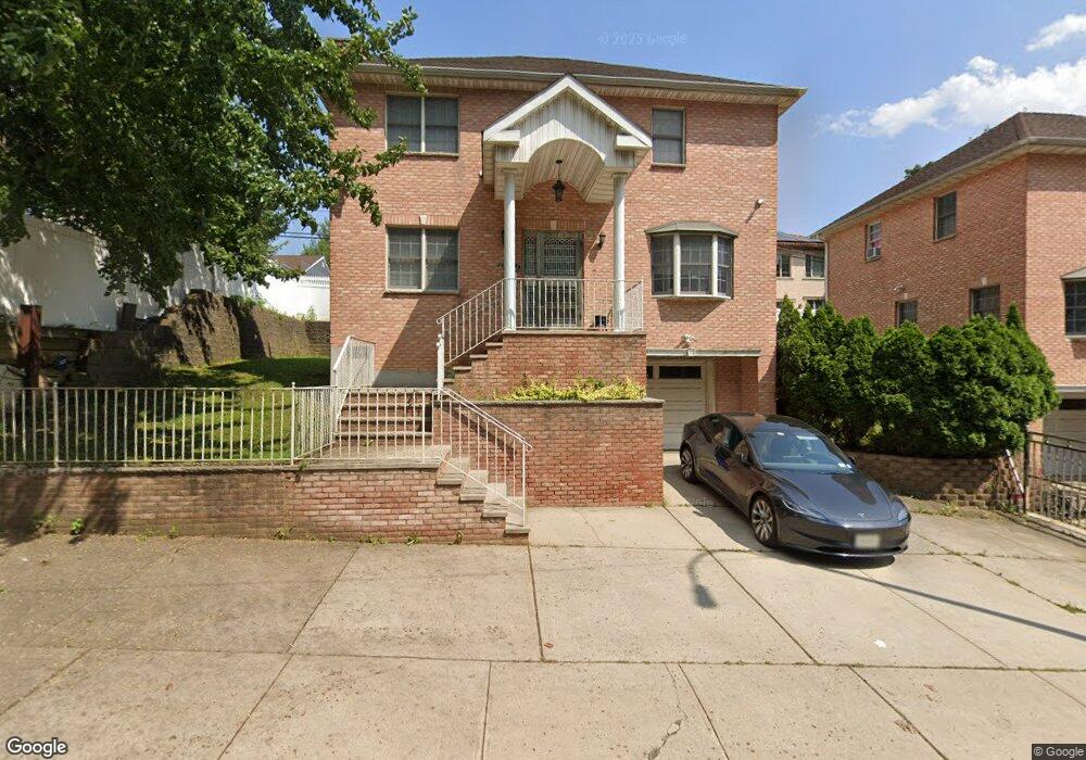 260-34 Grand Central Pkwy, Glen Oaks, NY 11004 - photo 1