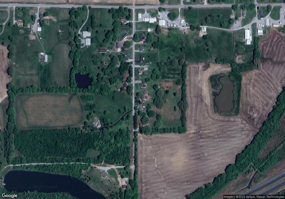 220 Barrett Ln, Harrisburg, IL 62946 - photo 1