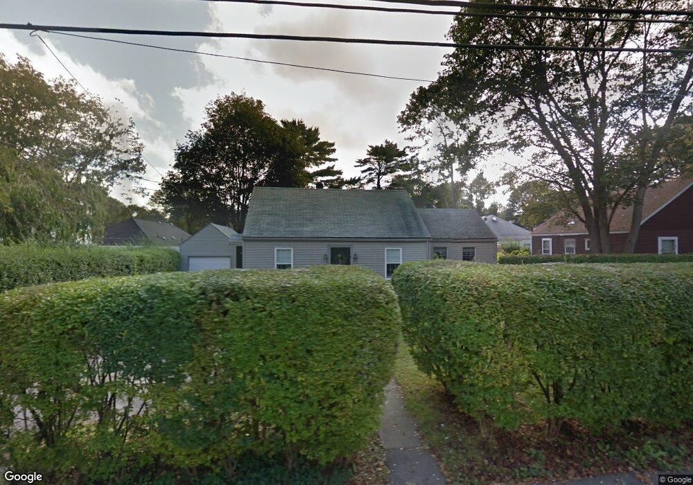 56 Woodlawn Ave, Kittery, ME 03904 - photo 1