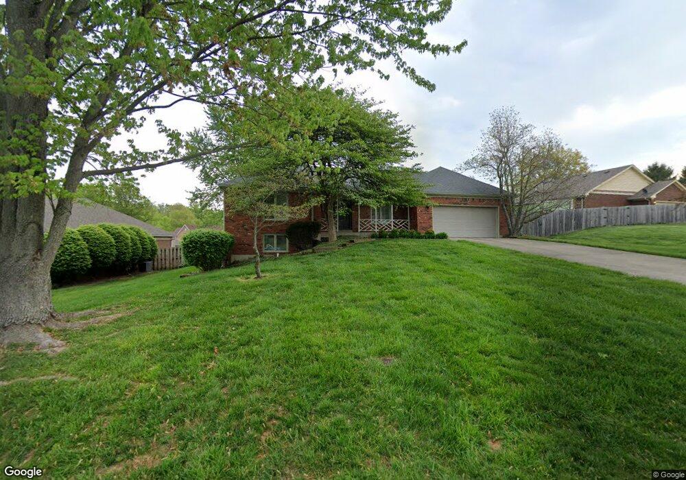 4602 Shadyview Dr, Floyds Knobs, IN 47119 - photo 1